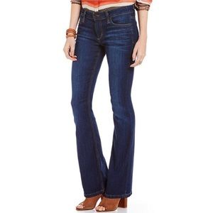 Joe’s Jeans Provacateur fit blue jeans sz 25